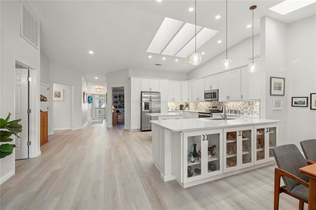 待售: $319,000 (3 贝兹, 2 浴室, 2006 平方英尺)