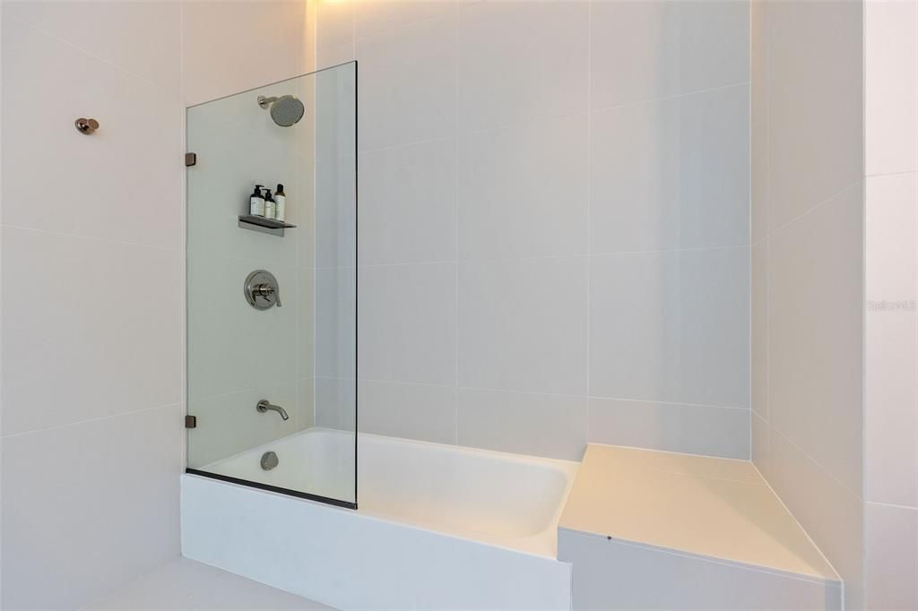 En Venta: $2,990,000 (2 camas, 2 baños, 1868 Pies cuadrados)