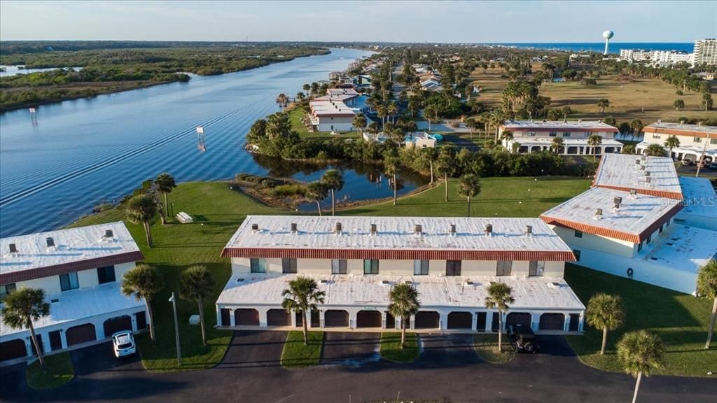 На продажу: $299,900 (2 спален, 2 ванн, 1184 Квадратных фут)