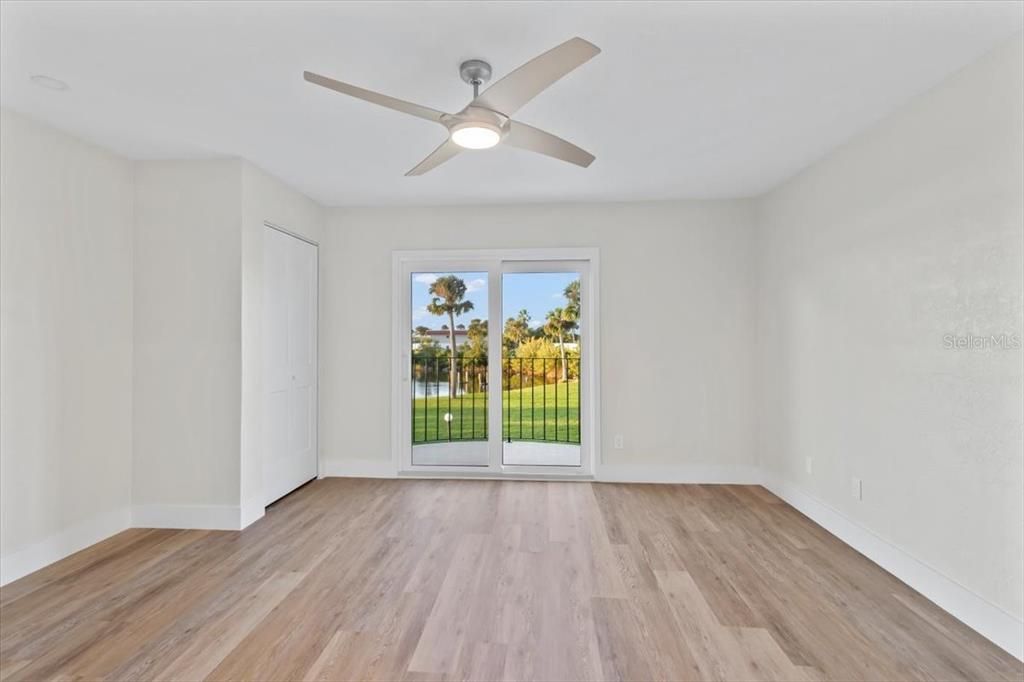 На продажу: $299,900 (2 спален, 2 ванн, 1184 Квадратных фут)