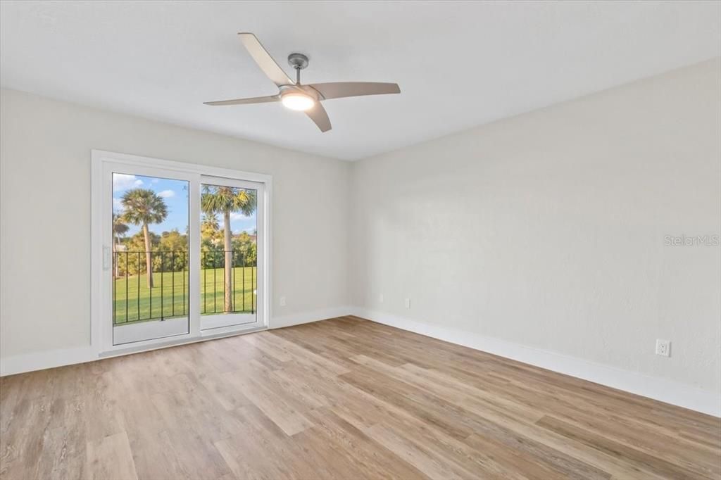 На продажу: $299,900 (2 спален, 2 ванн, 1184 Квадратных фут)