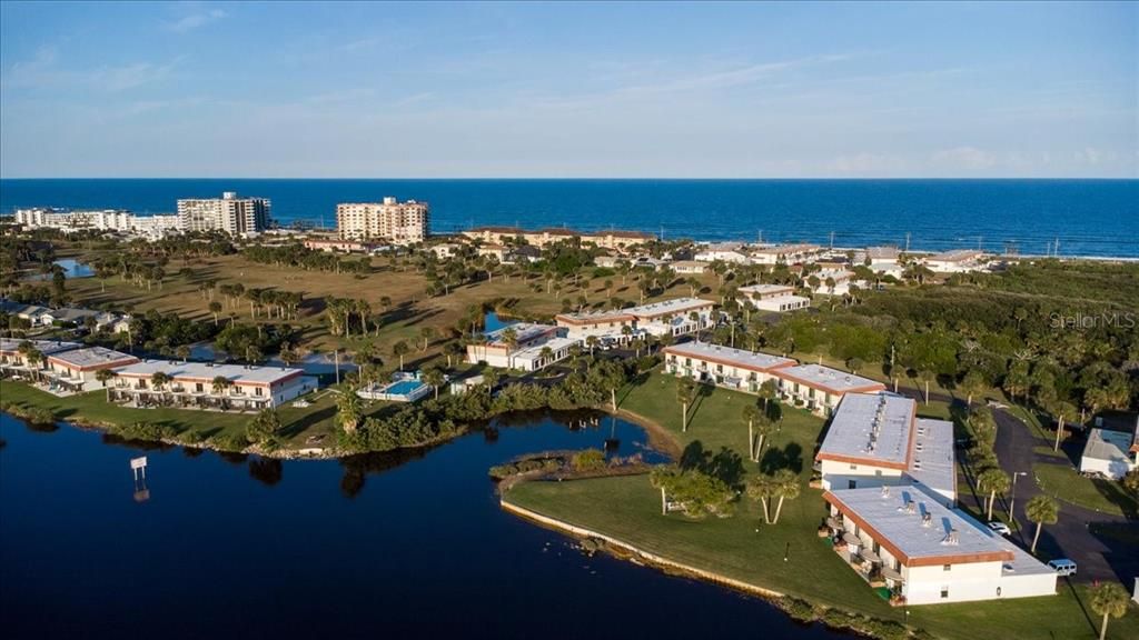 На продажу: $299,900 (2 спален, 2 ванн, 1184 Квадратных фут)