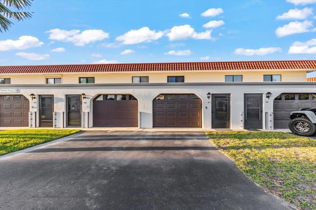 На продажу: $299,900 (2 спален, 2 ванн, 1184 Квадратных фут)