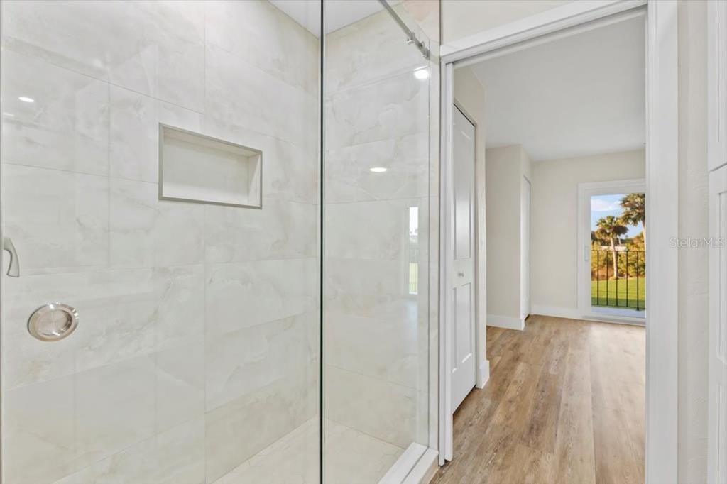 На продажу: $299,900 (2 спален, 2 ванн, 1184 Квадратных фут)