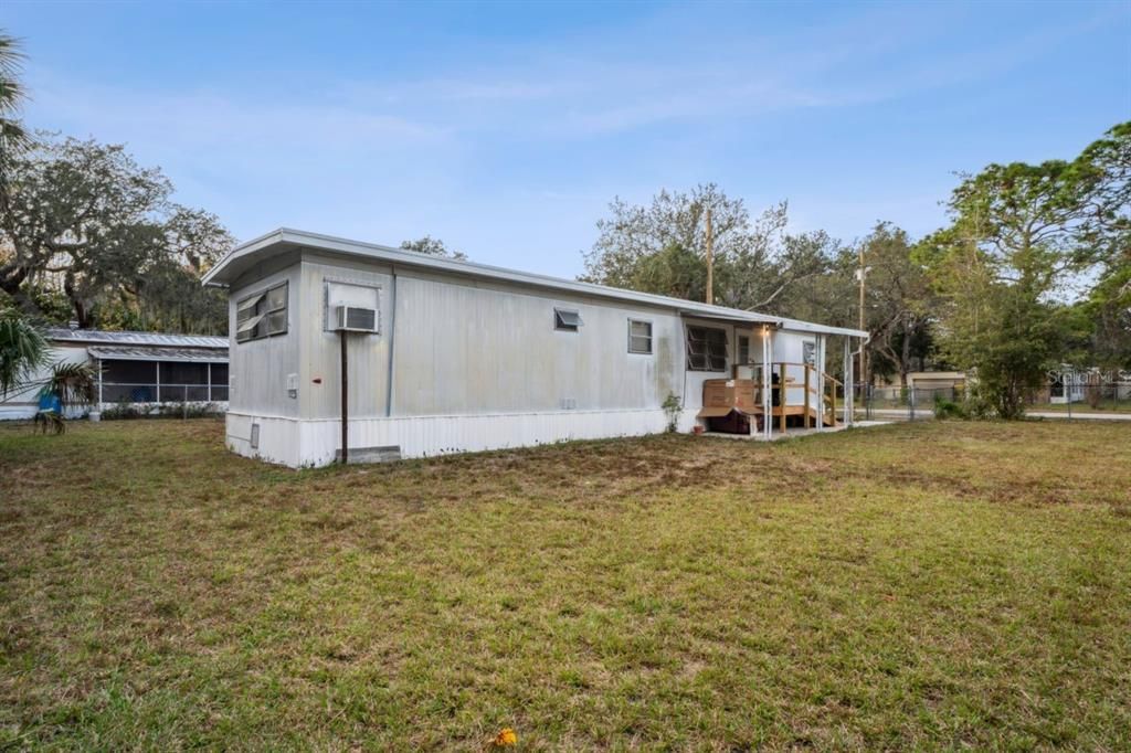 待售: $225,000 (4 贝兹, 3 浴室, 1464 平方英尺)