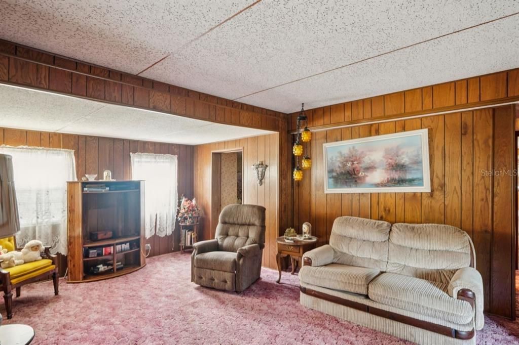 待售: $225,000 (4 贝兹, 3 浴室, 1464 平方英尺)