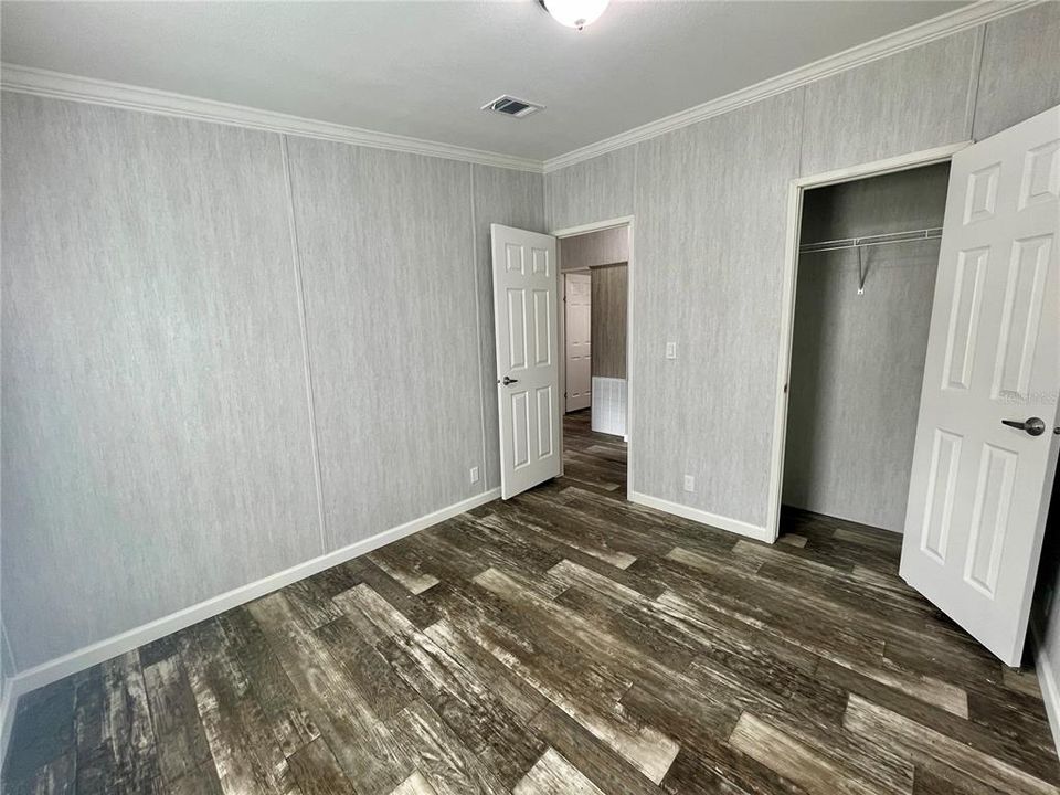 待售: $205,000 (4 贝兹, 2 浴室, 1378 平方英尺)