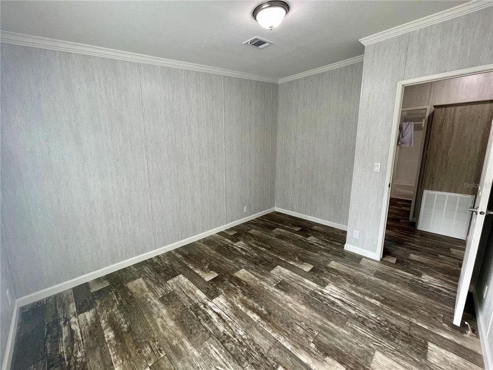 待售: $205,000 (4 贝兹, 2 浴室, 1378 平方英尺)