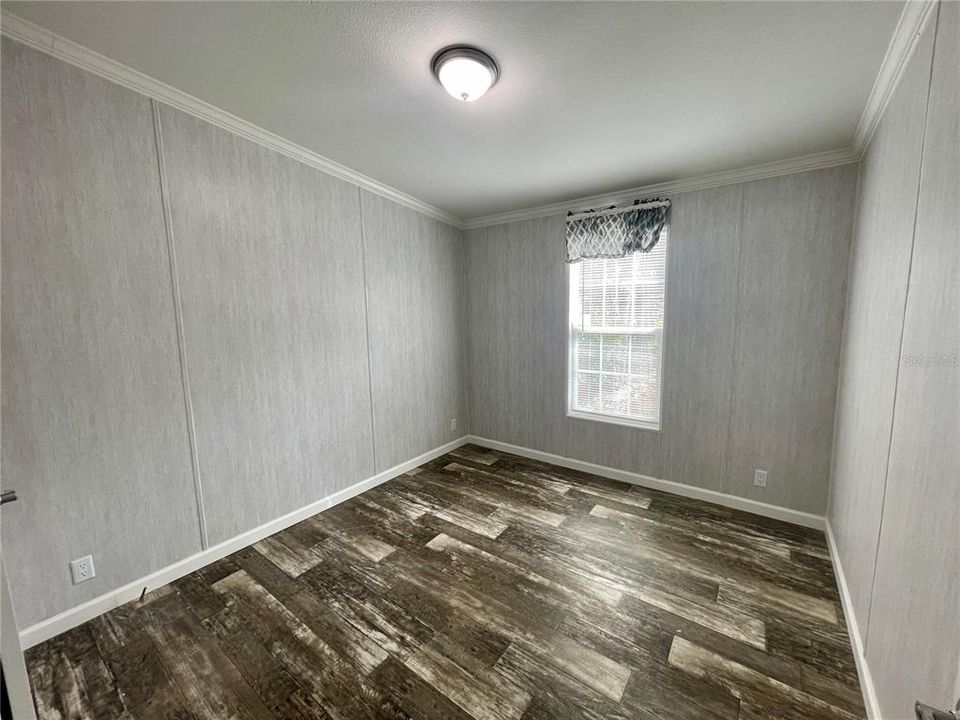 待售: $205,000 (4 贝兹, 2 浴室, 1378 平方英尺)