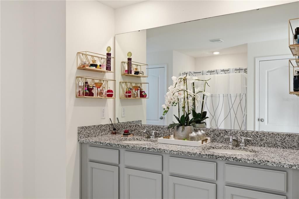 For Sale: $415,000 (4 beds, 3 baths, 2748 Square Feet)