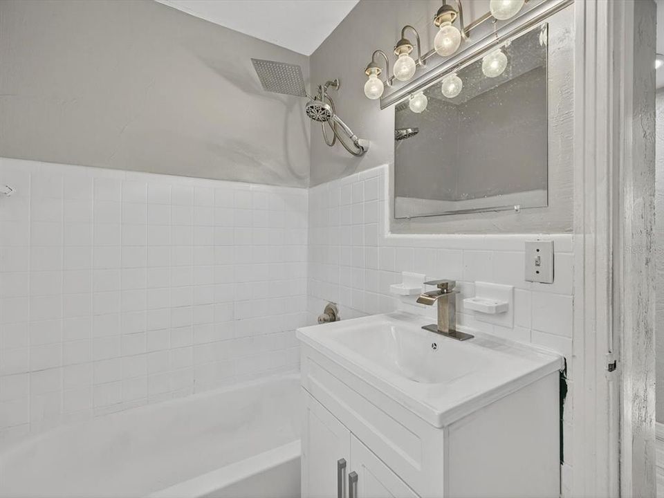 En Venta: $240,000 (4 camas, 1 baños, 1532 Pies cuadrados)