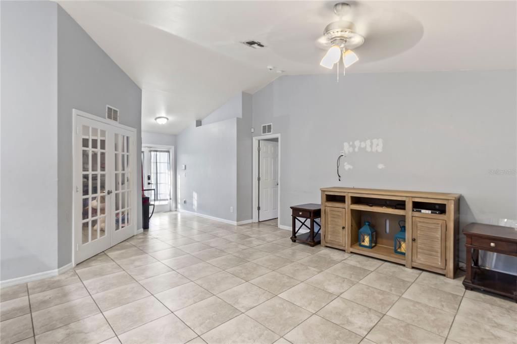 待售: $399,900 (4 贝兹, 2 浴室, 1710 平方英尺)