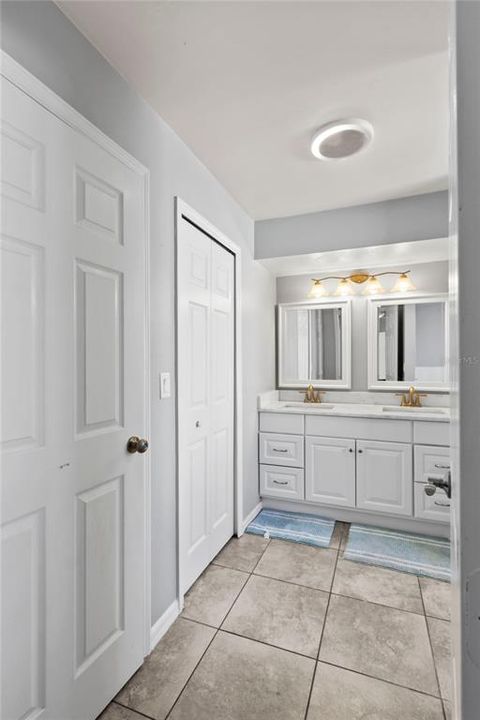 待售: $399,900 (4 贝兹, 2 浴室, 1710 平方英尺)