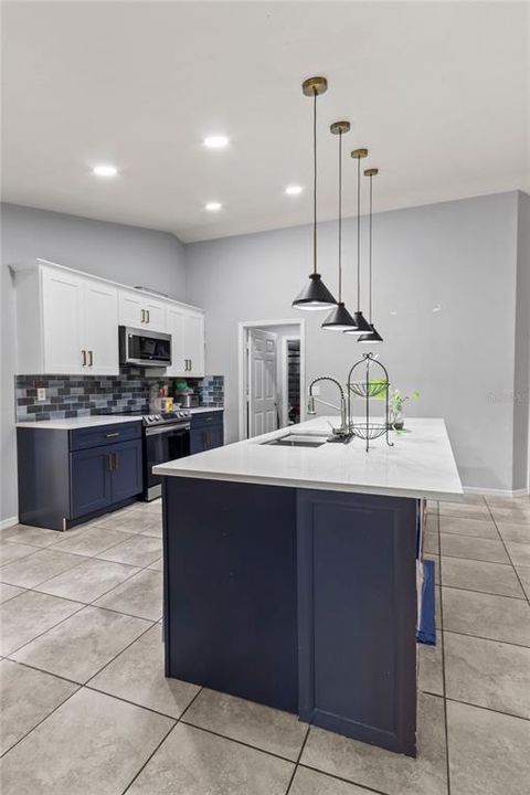 待售: $399,900 (4 贝兹, 2 浴室, 1710 平方英尺)