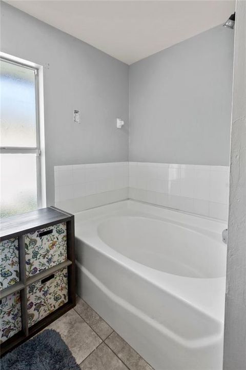 待售: $399,900 (4 贝兹, 2 浴室, 1710 平方英尺)