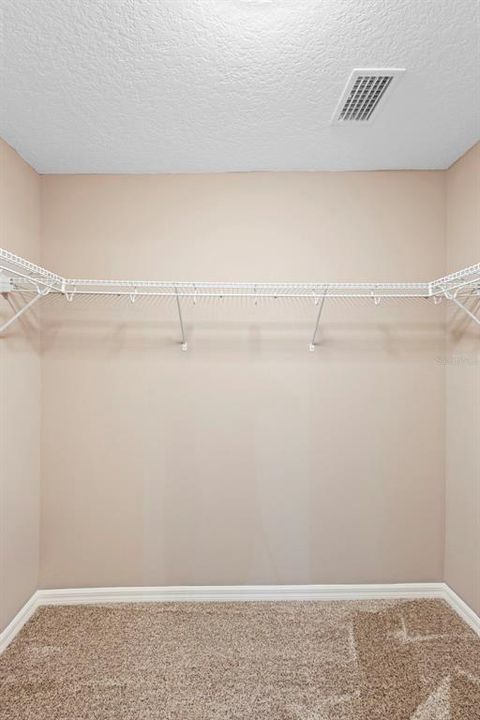 待售: $350,000 (4 贝兹, 2 浴室, 1980 平方英尺)