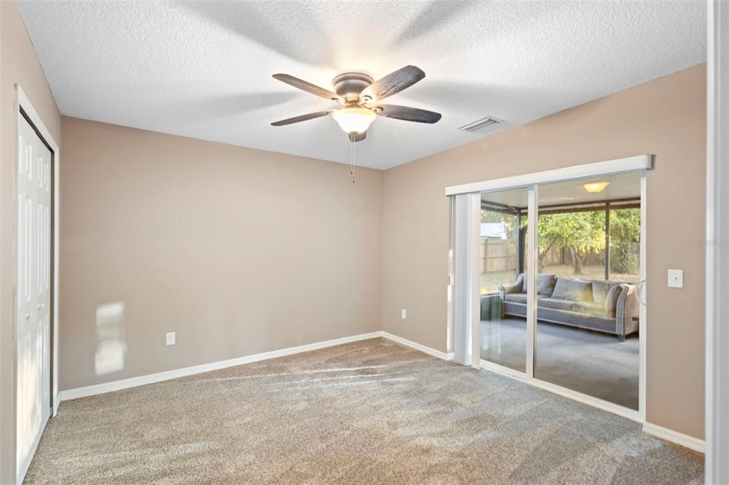 待售: $350,000 (4 贝兹, 2 浴室, 1980 平方英尺)