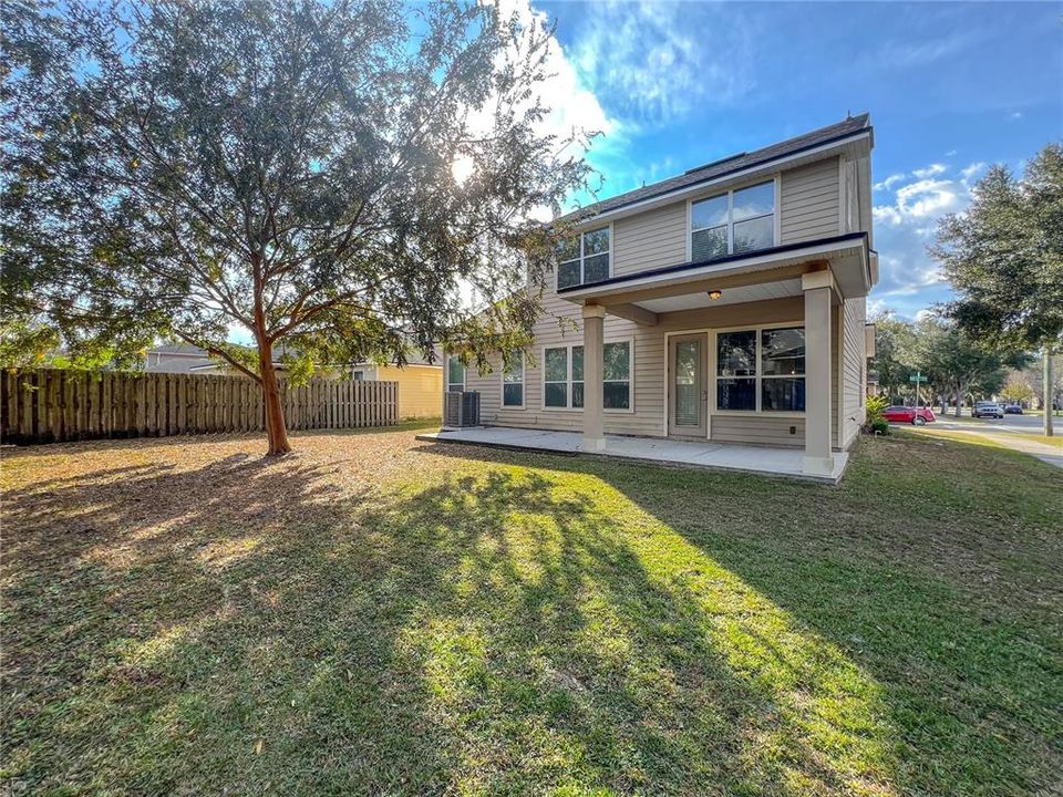 For Rent: $2,800 (5 beds, 3 baths, 2736 Square Feet)