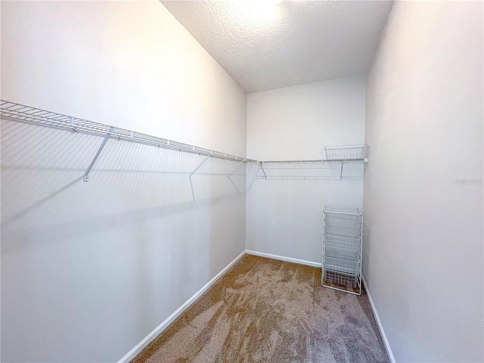 For Rent: $2,800 (5 beds, 3 baths, 2736 Square Feet)