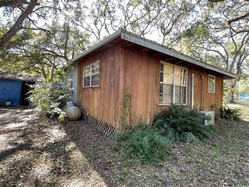 待售: $69,000 (2 贝兹, 1 浴室, 936 平方英尺)