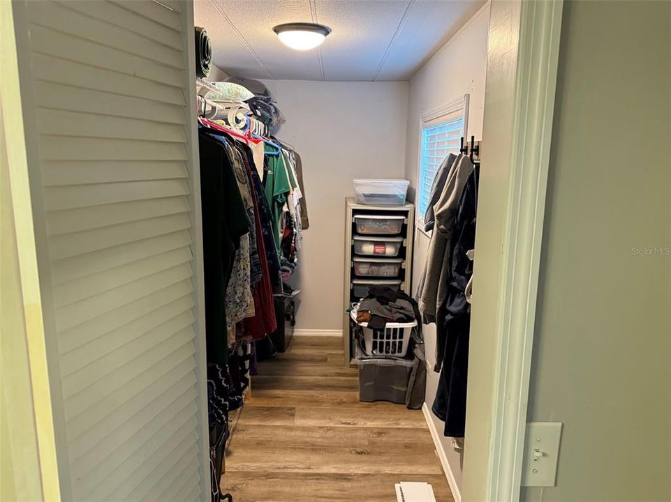 На продажу: $149,900 (3 спален, 2 ванн, 984 Квадратных фут)