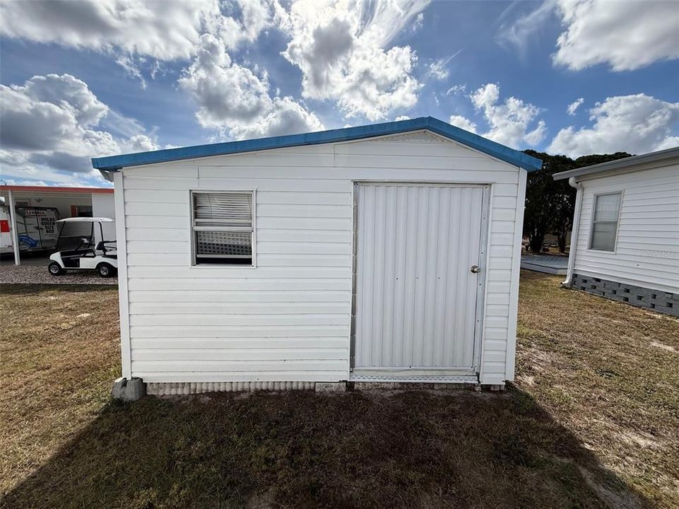 На продажу: $149,900 (3 спален, 2 ванн, 984 Квадратных фут)