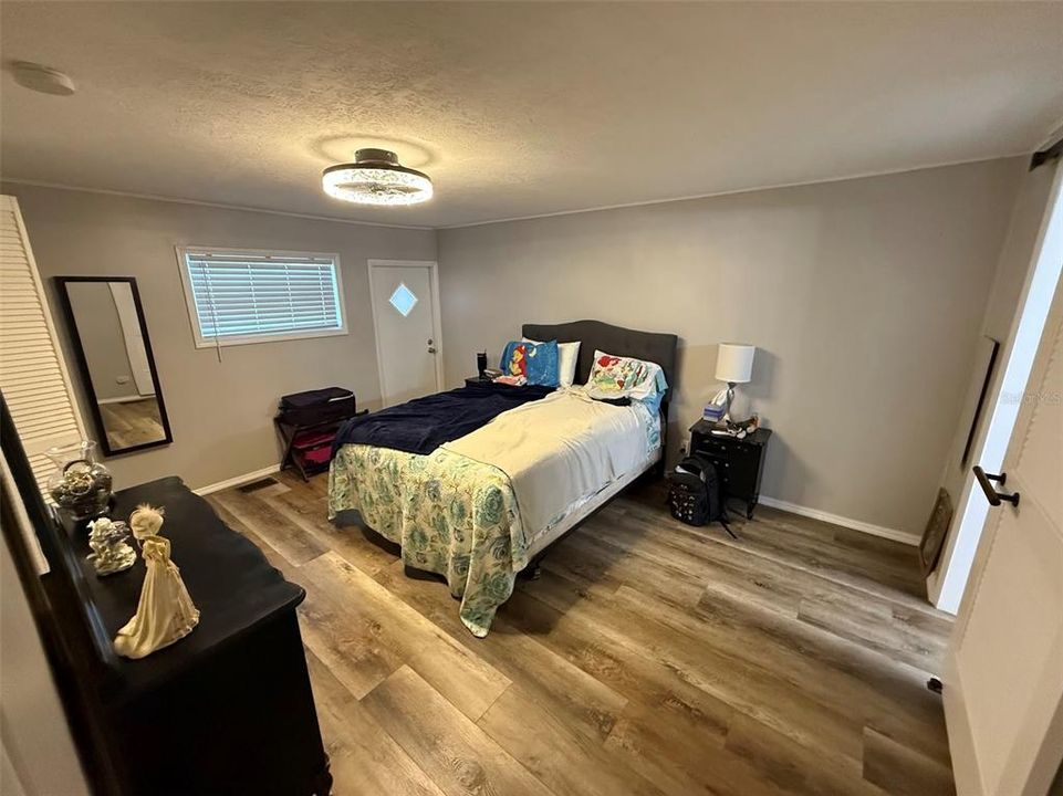 На продажу: $149,900 (3 спален, 2 ванн, 984 Квадратных фут)