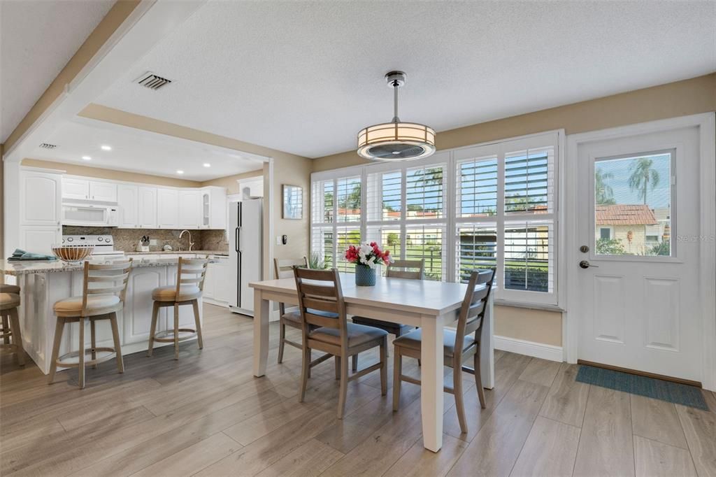 For Sale: $222,900 (2 beds, 1 baths, 1285 Square Feet)