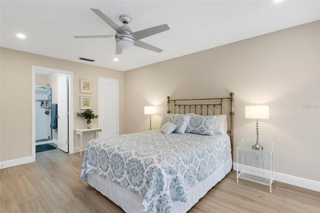 For Sale: $222,900 (2 beds, 1 baths, 1285 Square Feet)