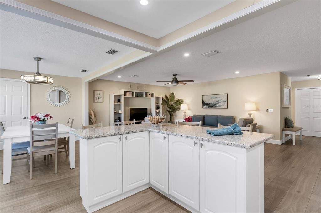 For Sale: $222,900 (2 beds, 1 baths, 1285 Square Feet)