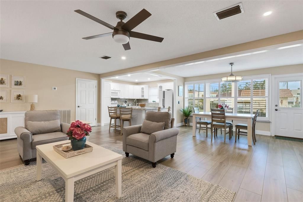 For Sale: $222,900 (2 beds, 1 baths, 1285 Square Feet)