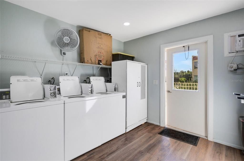 For Sale: $222,900 (2 beds, 1 baths, 1285 Square Feet)