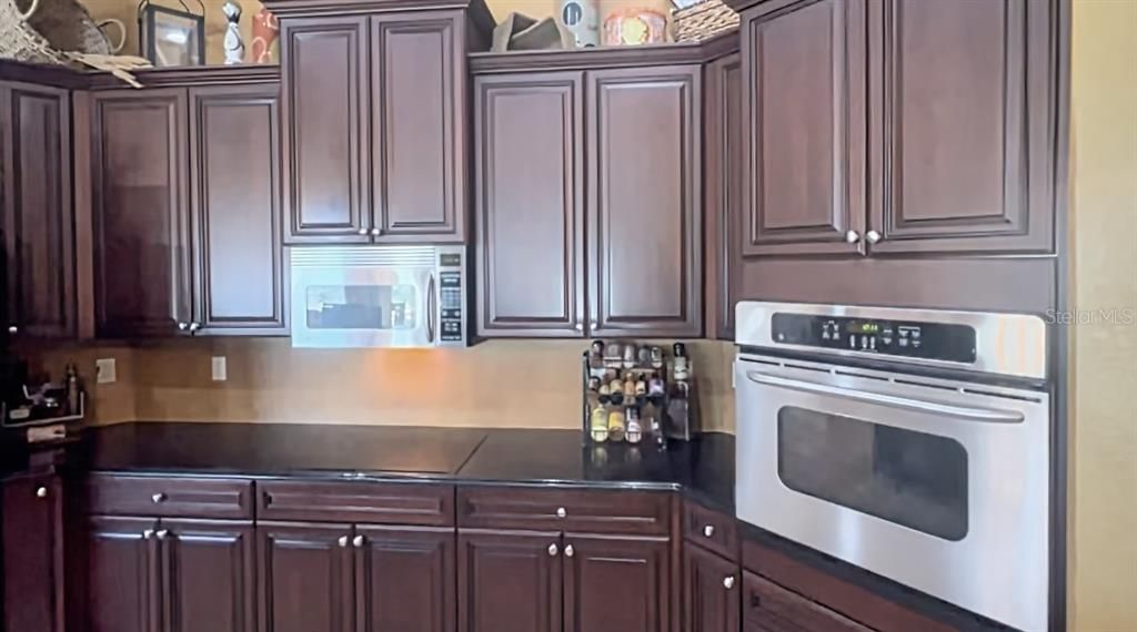 For Rent: $6,500 (3 beds, 3 baths, 3136 Square Feet)