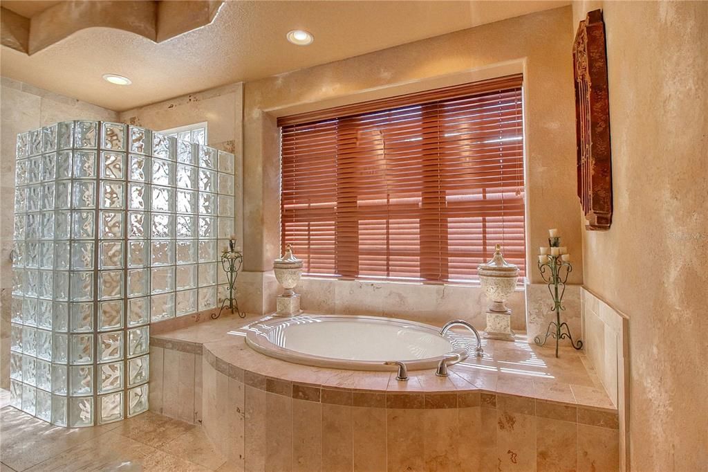 For Rent: $6,500 (3 beds, 3 baths, 3136 Square Feet)