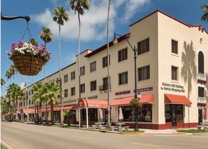 For Rent: $6,500 (3 beds, 3 baths, 3136 Square Feet)