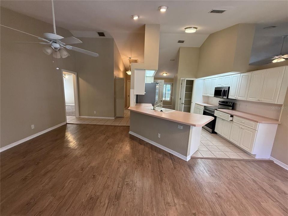 待售: $259,900 (3 贝兹, 2 浴室, 1862 平方英尺)