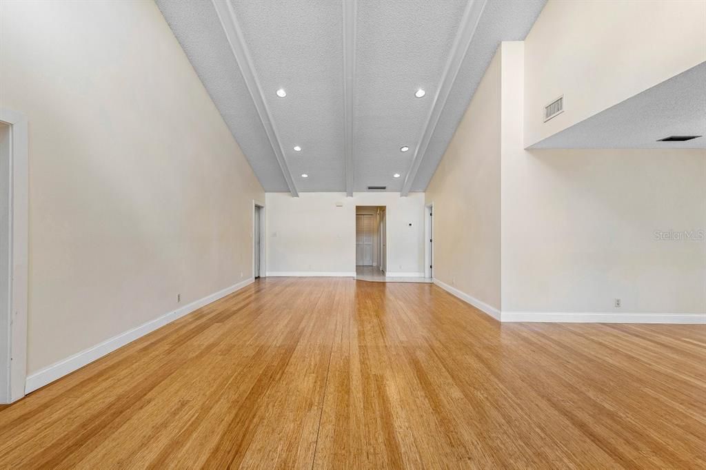 待售: $160,000 (3 贝兹, 2 浴室, 1900 平方英尺)