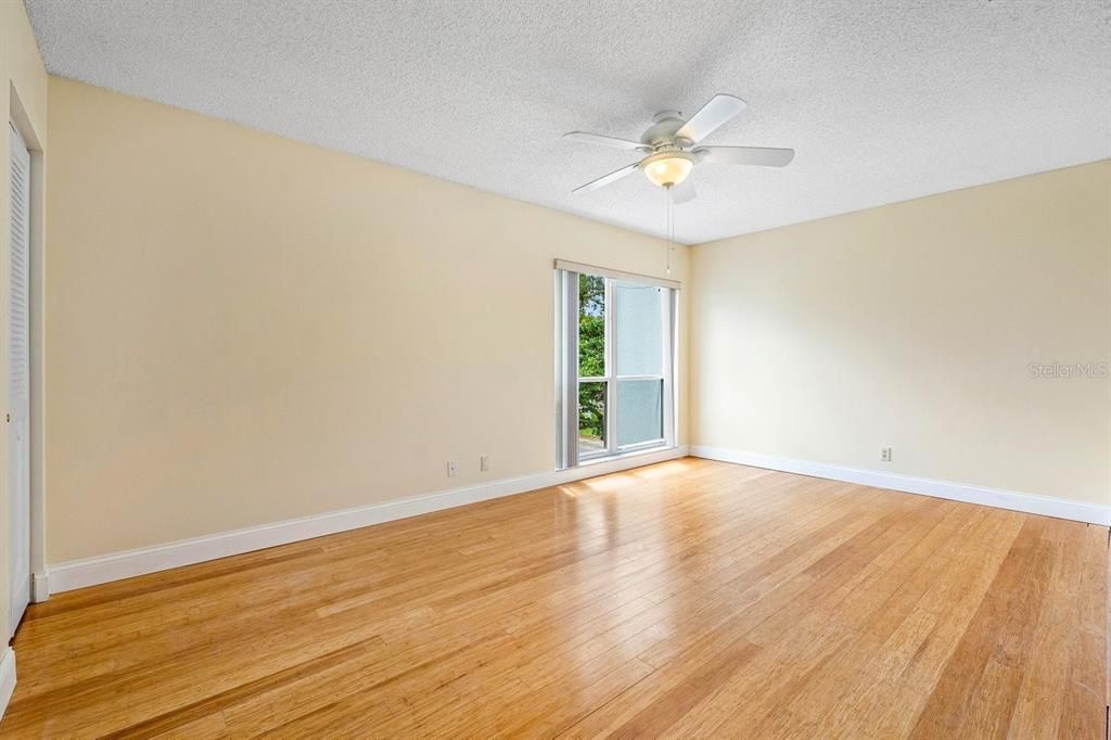 待售: $160,000 (3 贝兹, 2 浴室, 1900 平方英尺)