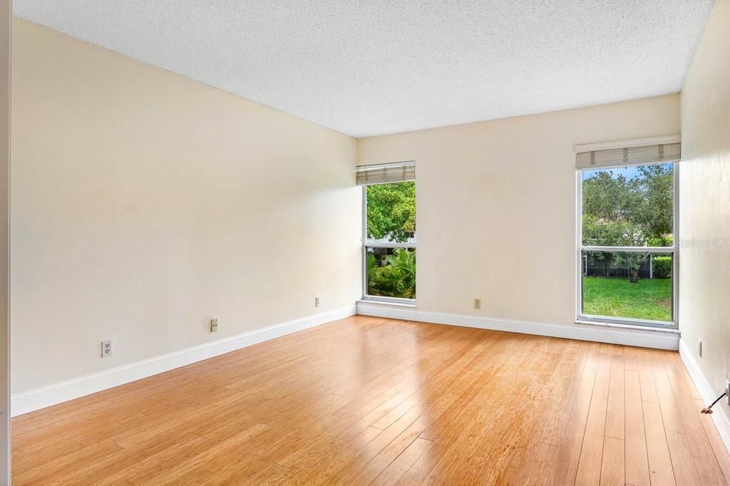 待售: $160,000 (3 贝兹, 2 浴室, 1900 平方英尺)