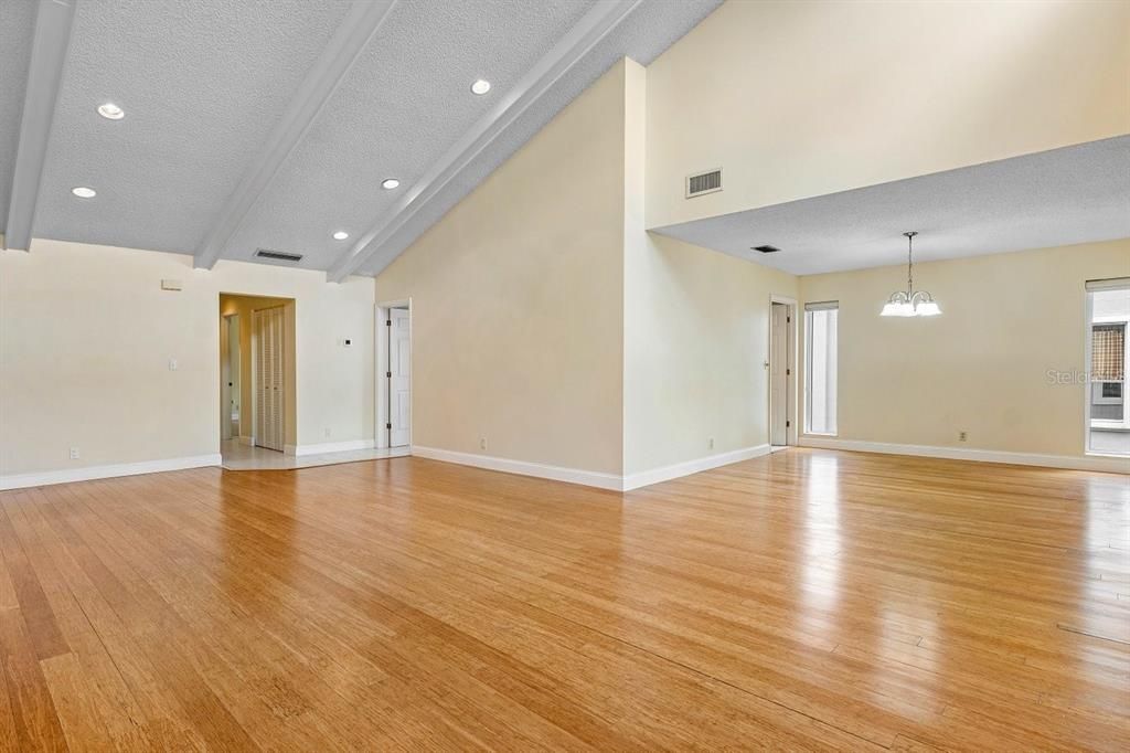 待售: $160,000 (3 贝兹, 2 浴室, 1900 平方英尺)