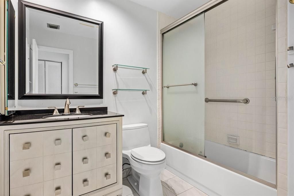 待售: $160,000 (3 贝兹, 2 浴室, 1900 平方英尺)