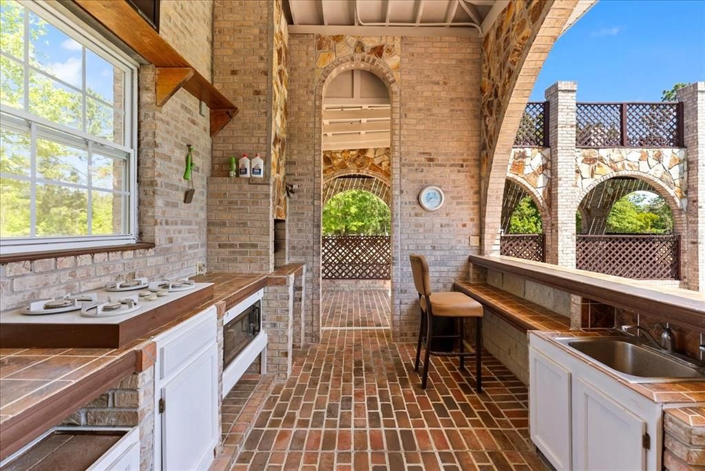 En Venta: $995,000 (5 camas, 6 baños, 6158 Pies cuadrados)