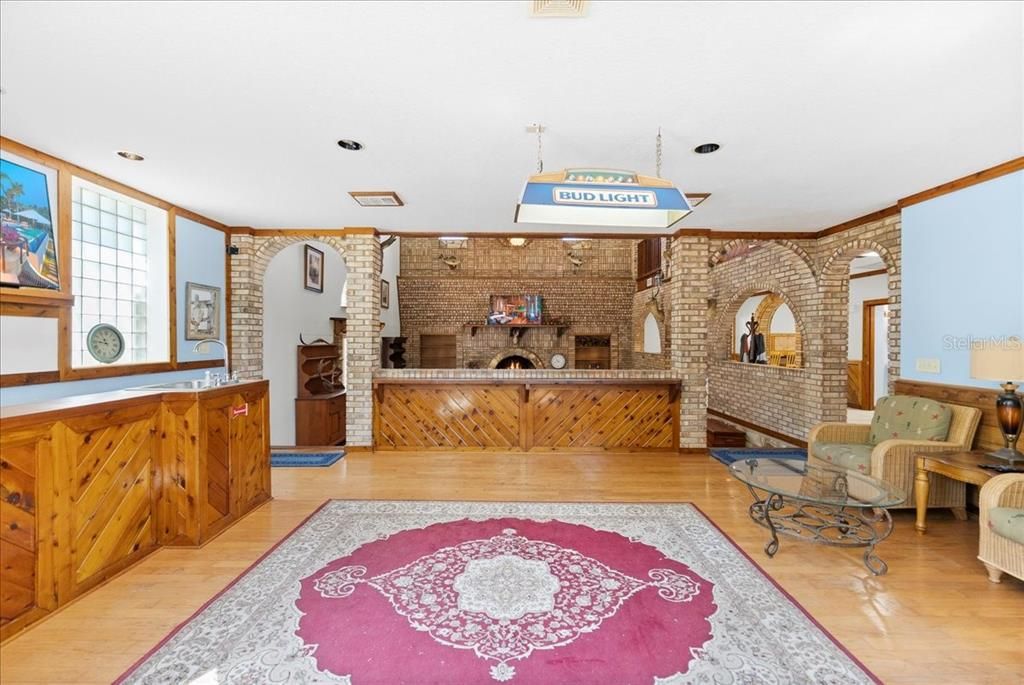 En Venta: $995,000 (5 camas, 6 baños, 6158 Pies cuadrados)