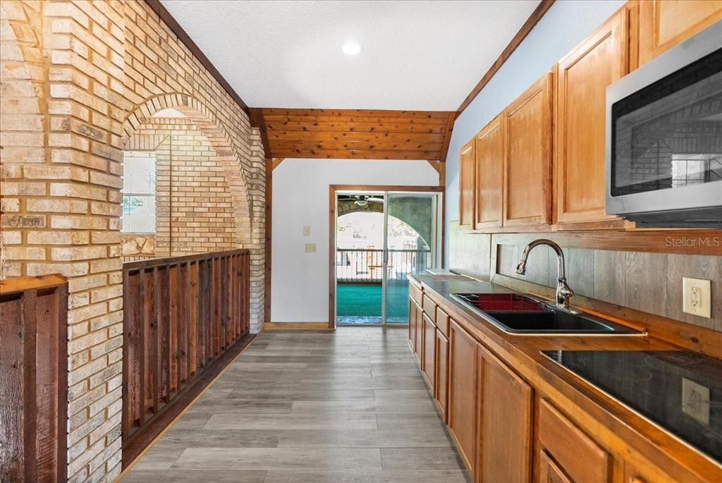 En Venta: $995,000 (5 camas, 6 baños, 6158 Pies cuadrados)