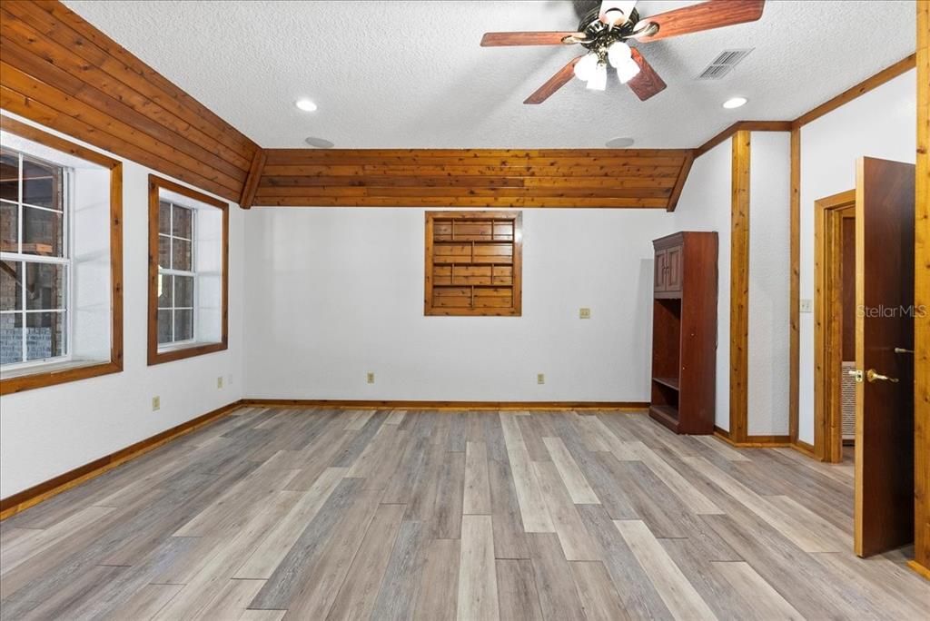 En Venta: $995,000 (5 camas, 6 baños, 6158 Pies cuadrados)