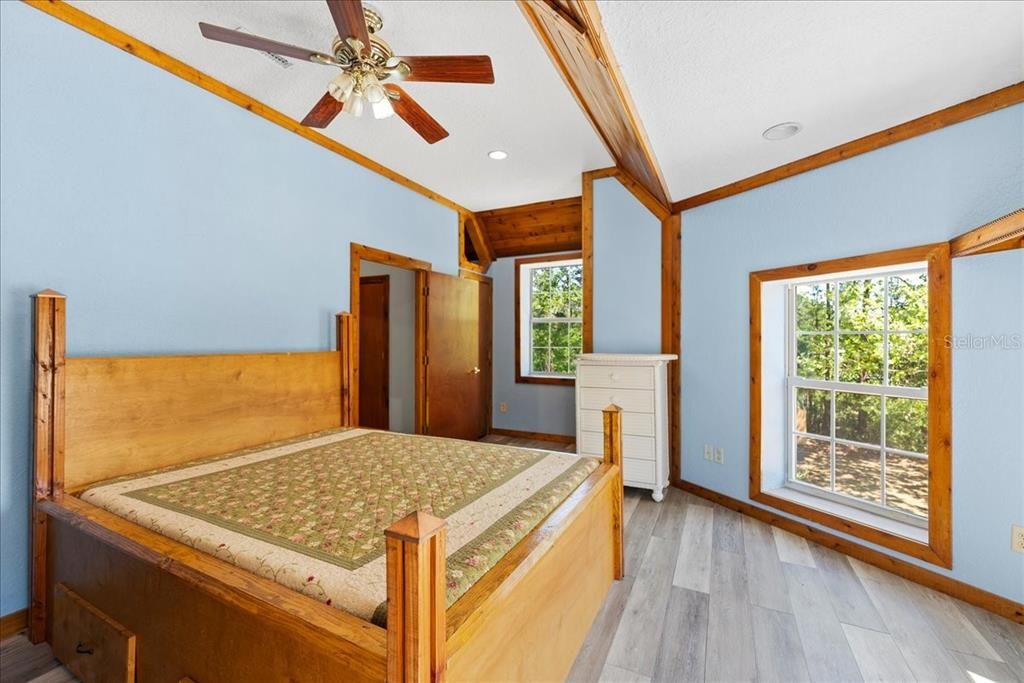 En Venta: $995,000 (5 camas, 6 baños, 6158 Pies cuadrados)