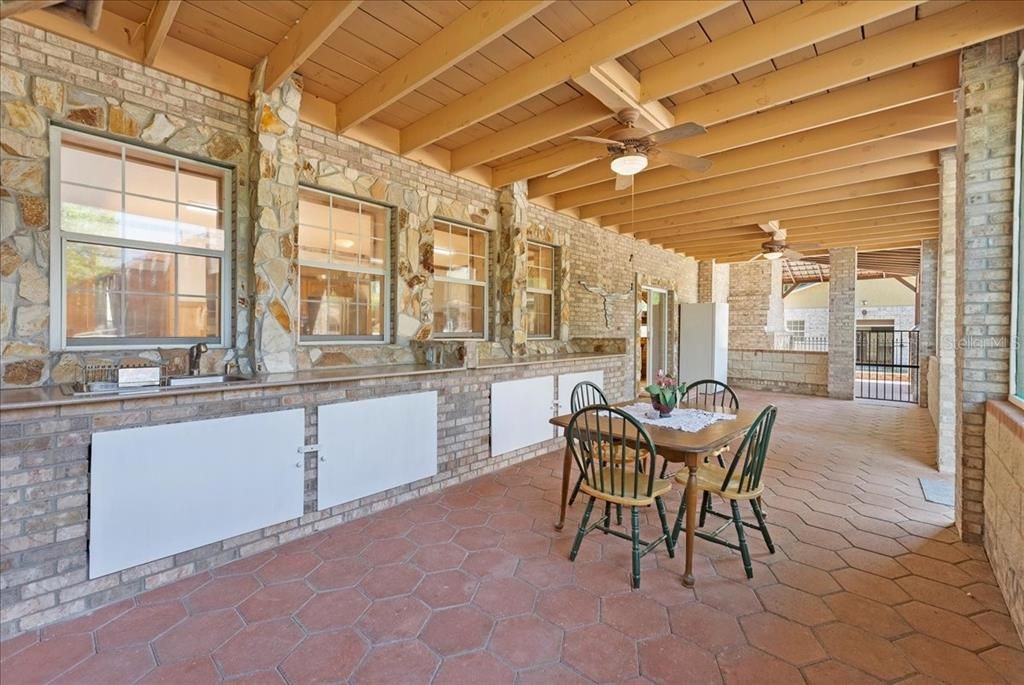 En Venta: $995,000 (5 camas, 6 baños, 6158 Pies cuadrados)