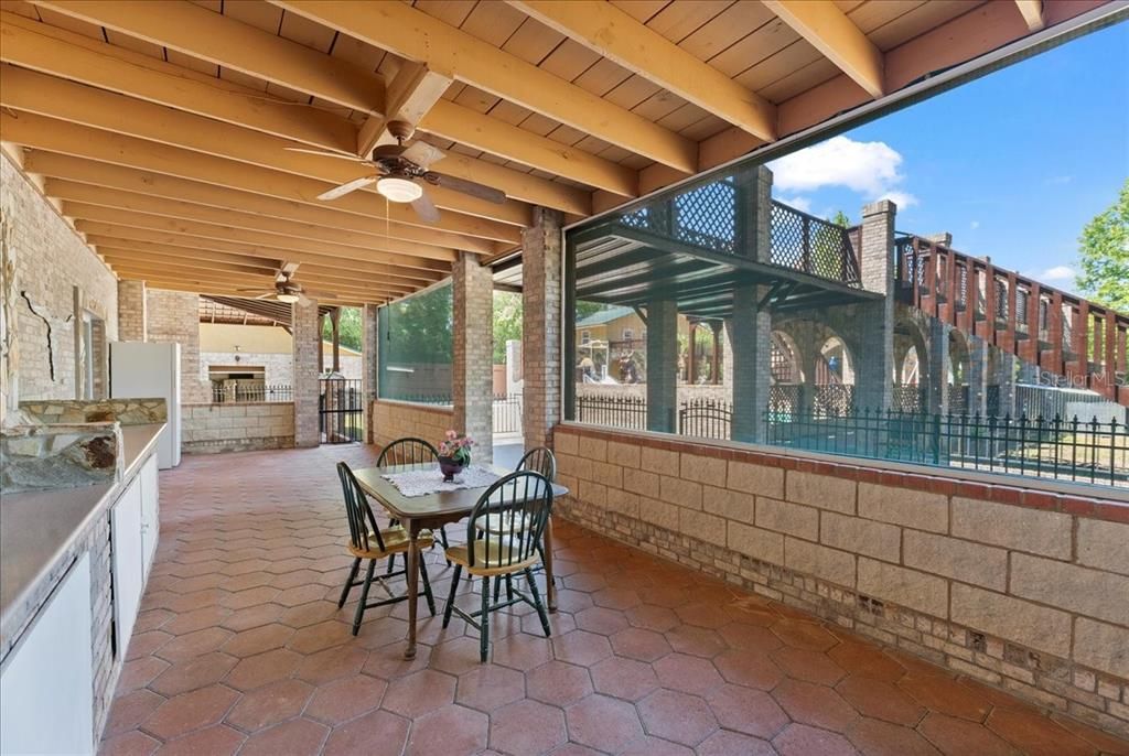 En Venta: $995,000 (5 camas, 6 baños, 6158 Pies cuadrados)