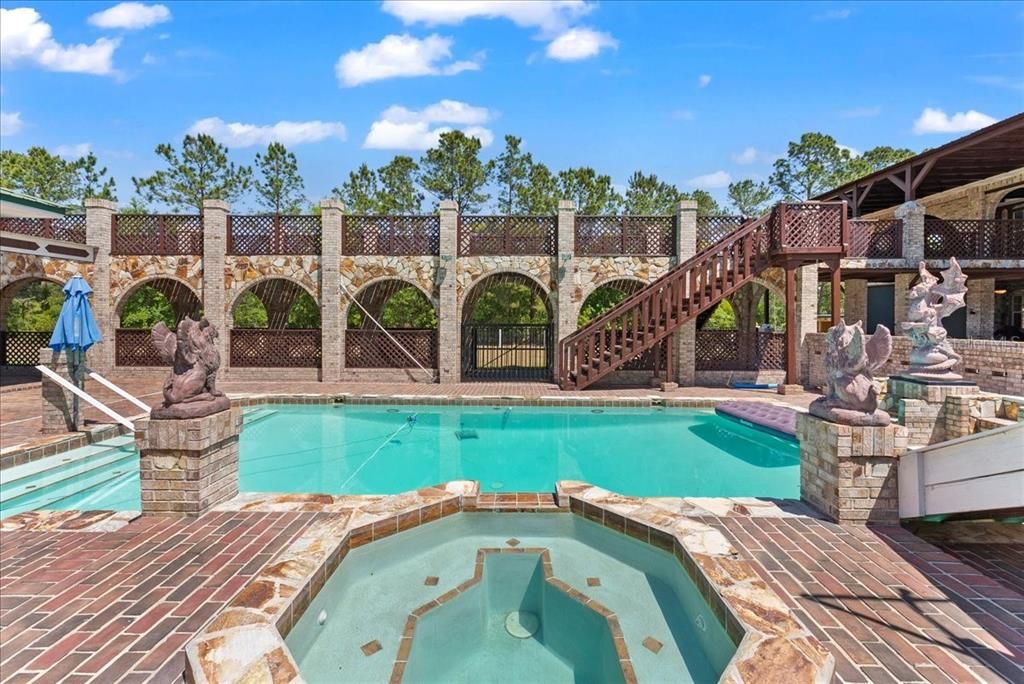 En Venta: $995,000 (5 camas, 6 baños, 6158 Pies cuadrados)