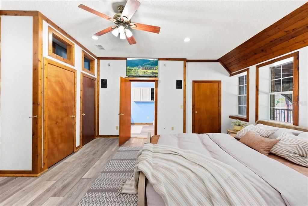 En Venta: $995,000 (5 camas, 6 baños, 6158 Pies cuadrados)